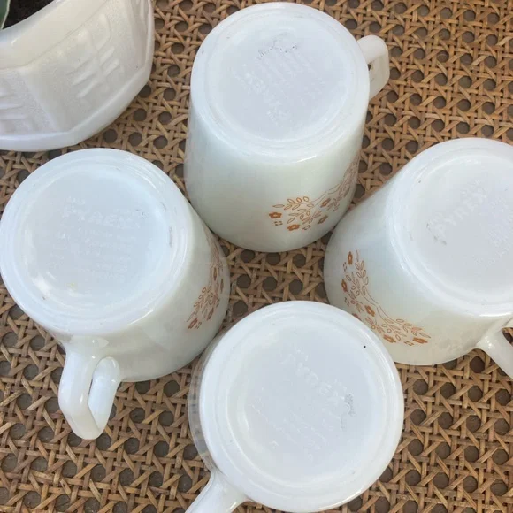 Pyrex Vintage D-Handled Summer Impressions Milk Glass Coffee Mug Set of 4 - Picture 6 of 14